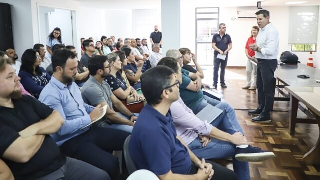 Profissionais da Prefeitura de Curitiba atualizam técnicas para uso de pavimentos de concreto
